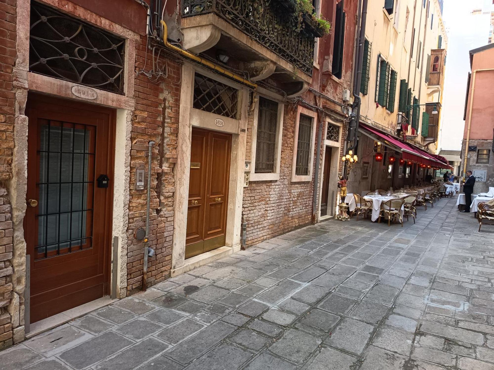 Ca Del Gambero Canal View Venedig Exteriör bild